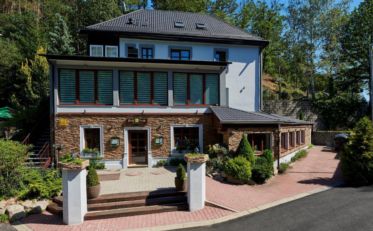 Penzion A Restaurace Bily Mlyn Liberec Kültér fotó